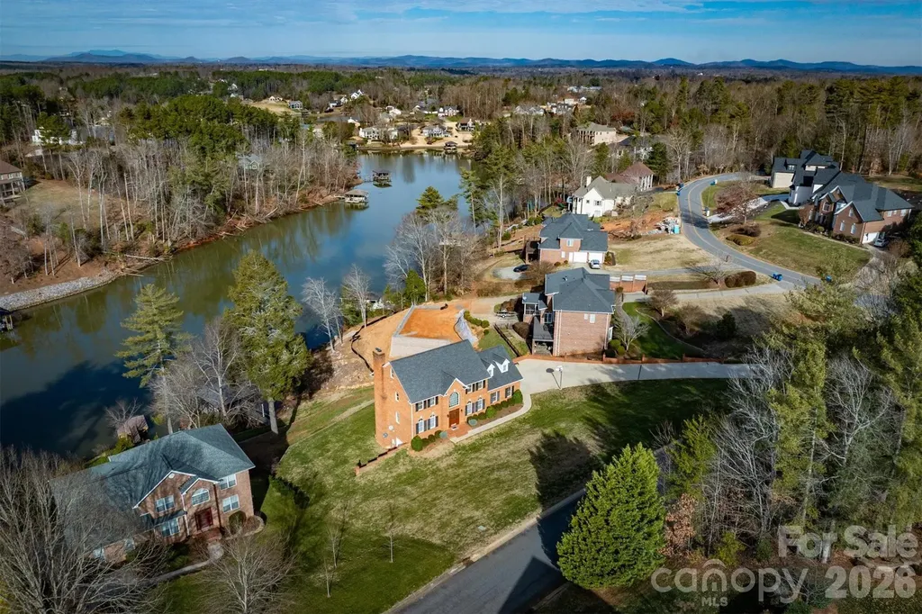 46 Mariners Point Lane Hickory NC 28601