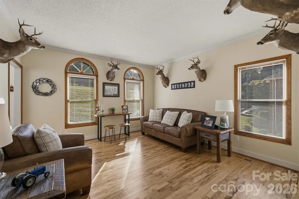 46 Mariners Point Lane Hickory NC 28601