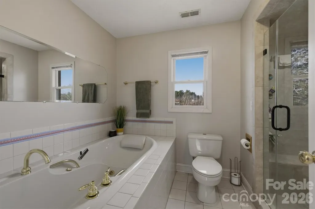 46 Mariners Point Lane Hickory NC 28601