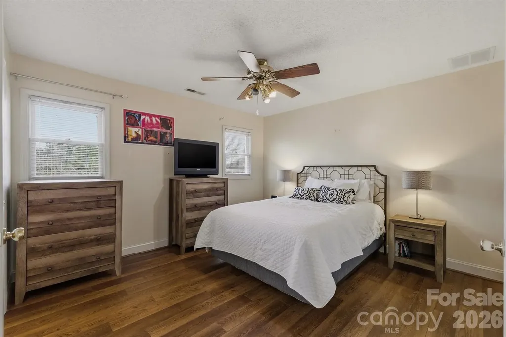 46 Mariners Point Lane Hickory NC 28601