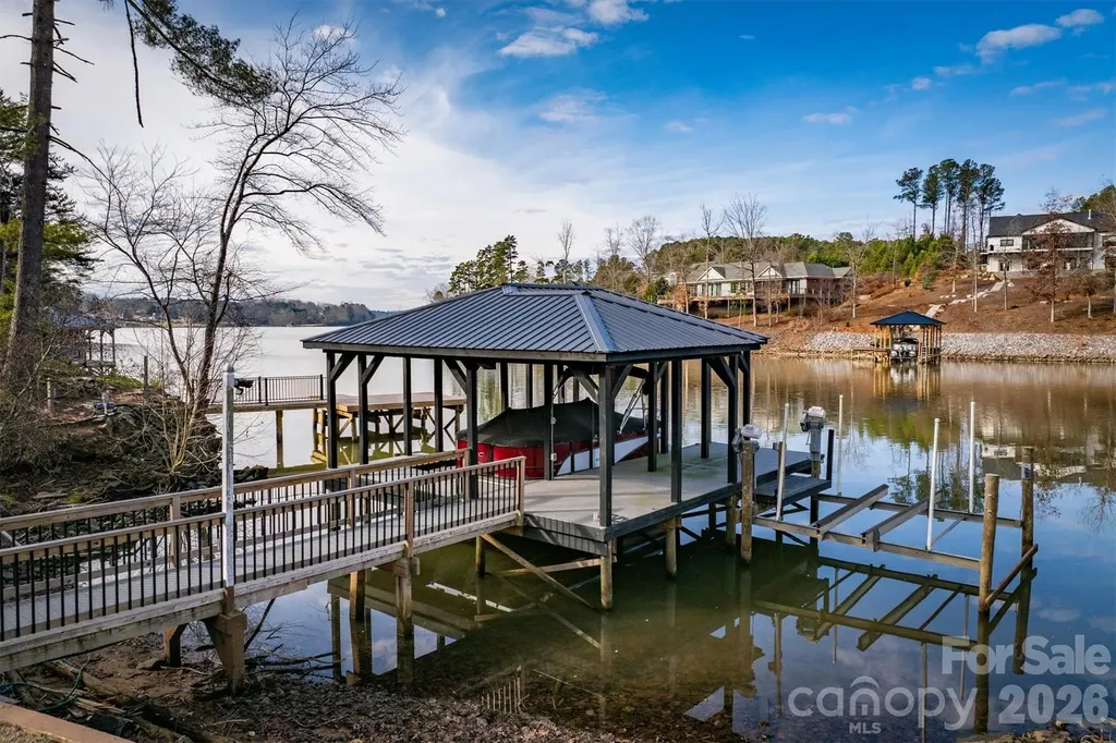 46 Mariners Point Lane Hickory NC 28601