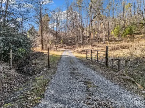 530 Mine Creek Road Bakersville NC 28705