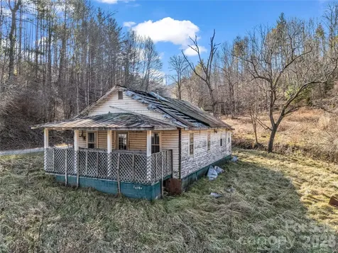 530 Mine Creek Road Bakersville NC 28705