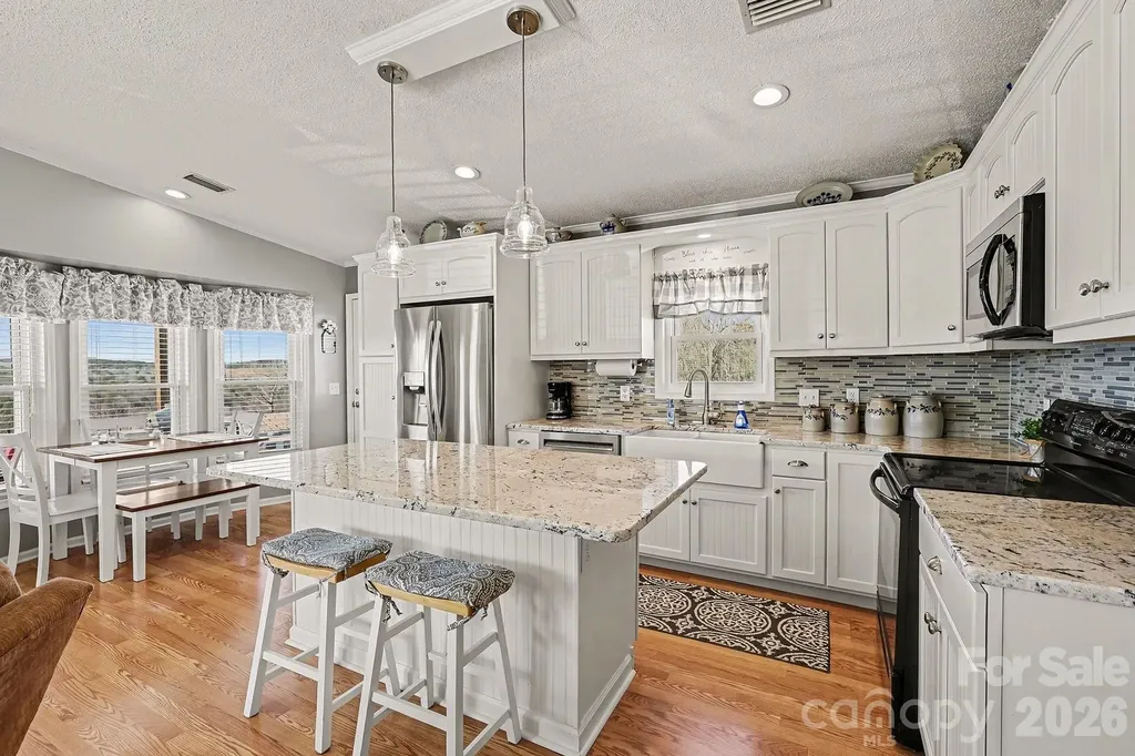 103 Oriole Road New London NC 28127