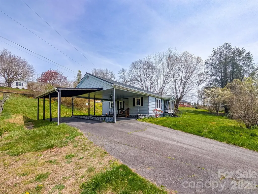 97 Tom Sparks Road Spruce Pine NC 28777