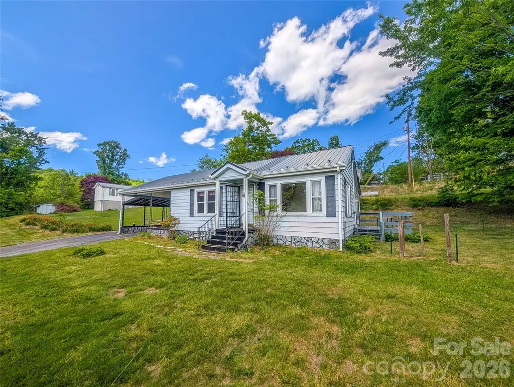 97 Tom Sparks Road Spruce Pine NC 28777