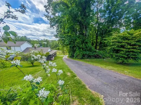 97 Tom Sparks Road Spruce Pine NC 28777