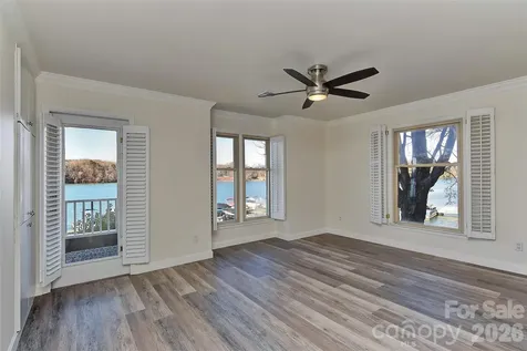 7332 Lakefront Drive Charlotte NC 28278