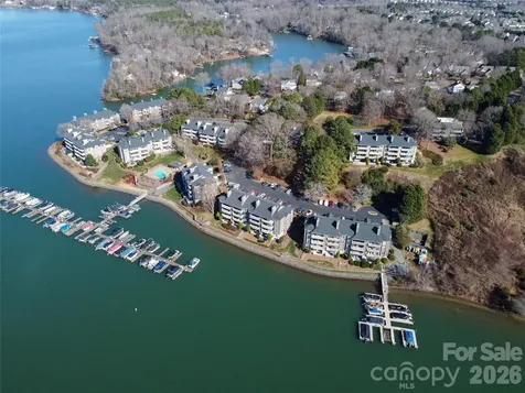 7332 Lakefront Drive Charlotte NC 28278