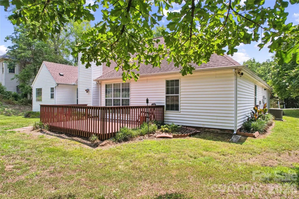 12408 Sandringham Place Charlotte NC 28262