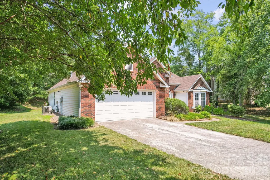 12408 Sandringham Place Charlotte NC 28262