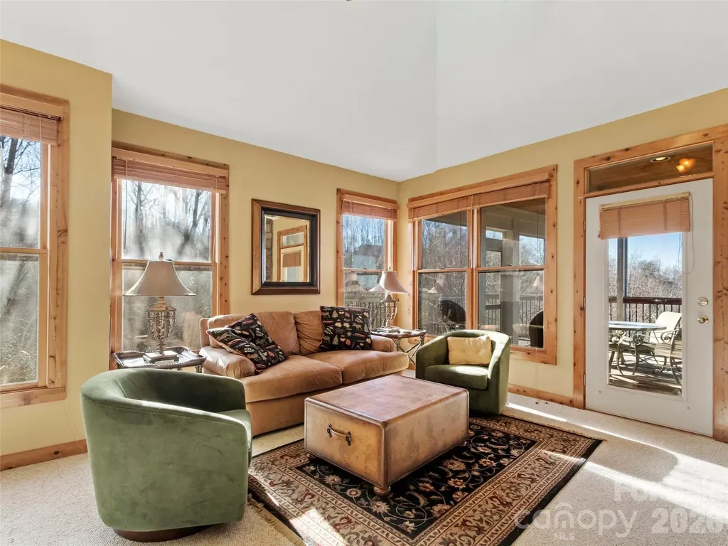 80 Stoney Falls Loop Burnsville NC 28714