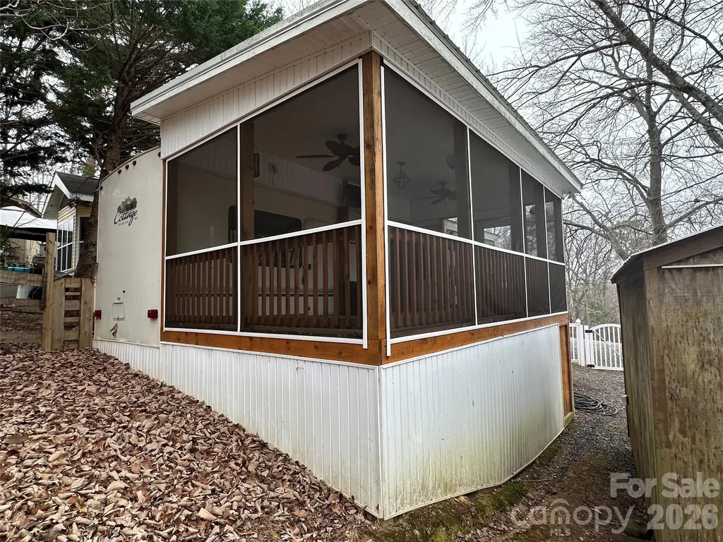 112 Sparrow Lane New London NC 28127