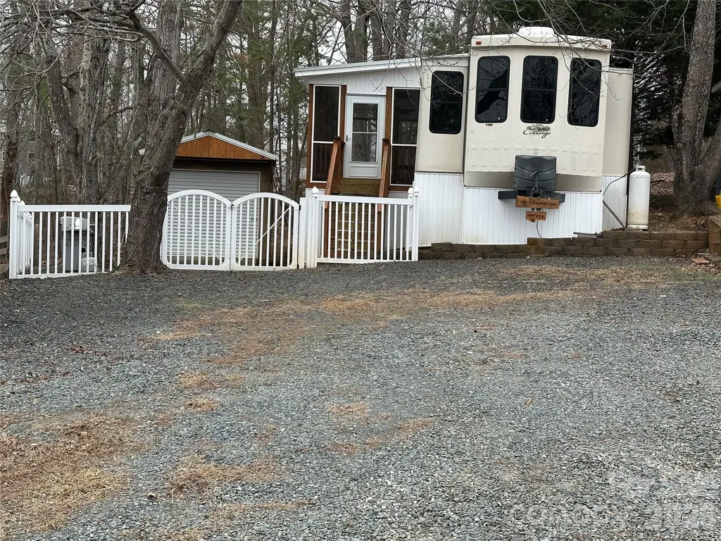 112 Sparrow Lane New London NC 28127