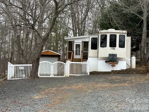 112 Sparrow Lane New London NC 28127