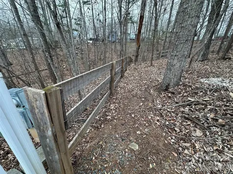 112 Sparrow Lane New London NC 28127