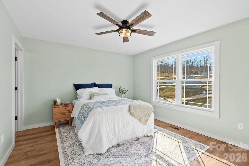 56 White Oak Place Mars Hill NC 28754