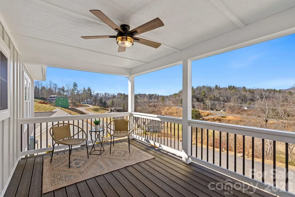 56 White Oak Place Mars Hill NC 28754
