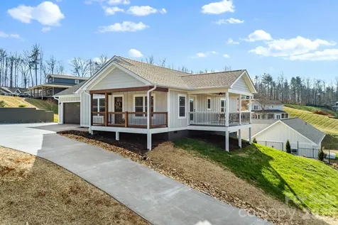 56 White Oak Place Mars Hill NC 28754