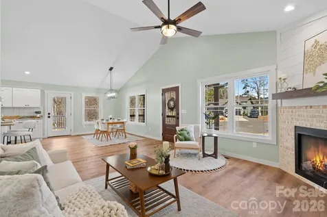 56 White Oak Place Mars Hill NC 28754