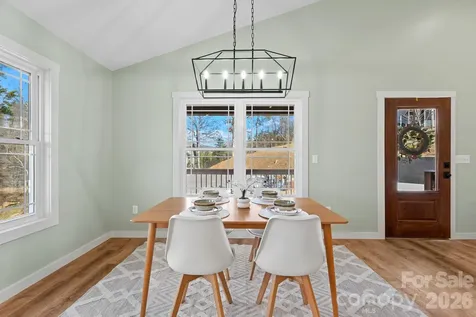 56 White Oak Place Mars Hill NC 28754