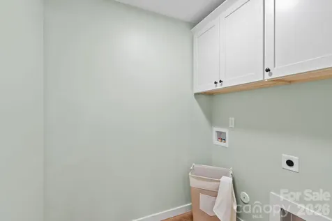 56 White Oak Place Mars Hill NC 28754