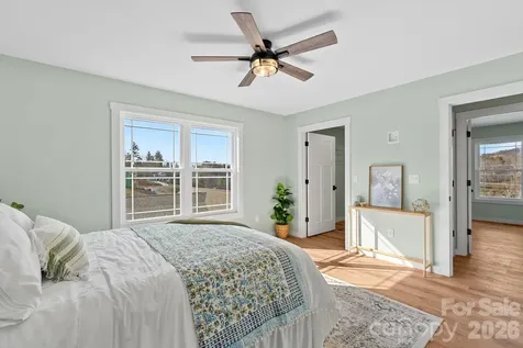 56 White Oak Place Mars Hill NC 28754