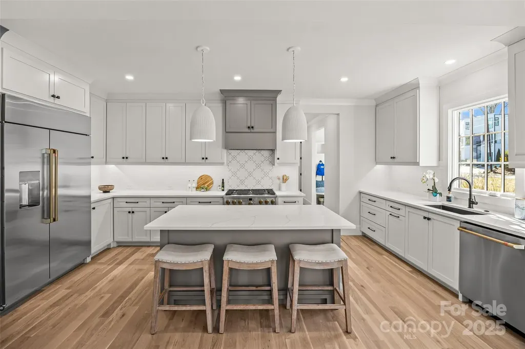 1607 Tippah Park Court Charlotte NC 28205