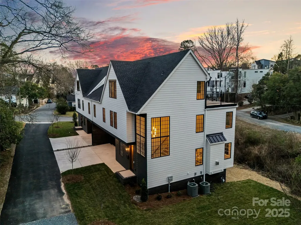 1607 Tippah Park Court Charlotte NC 28205