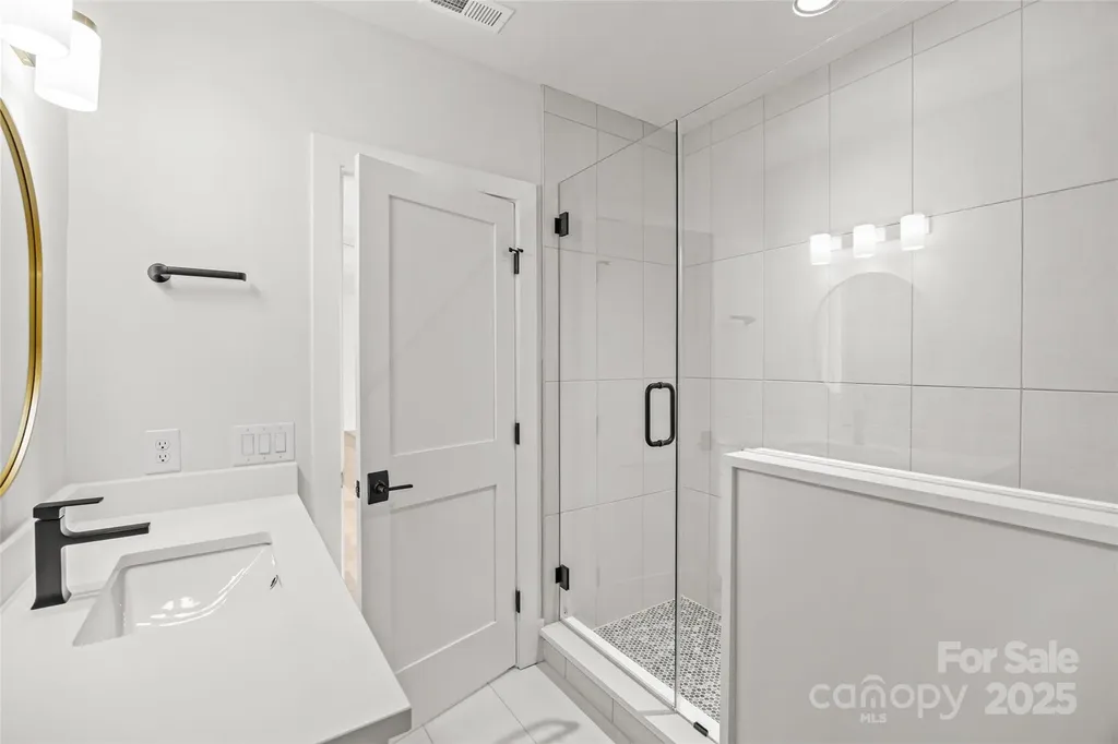 1607 Tippah Park Court Charlotte NC 28205
