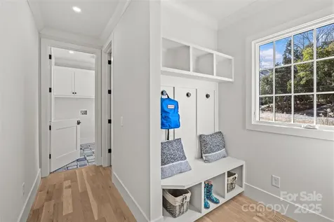 1607 Tippah Park Court Charlotte NC 28205