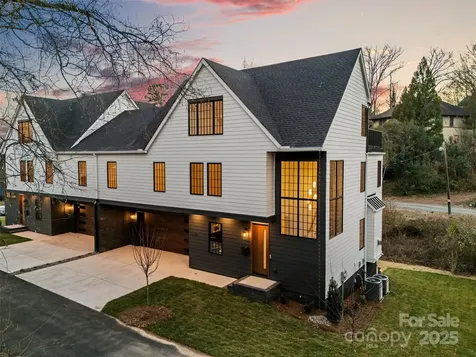 1607 Tippah Park Court Charlotte NC 28205