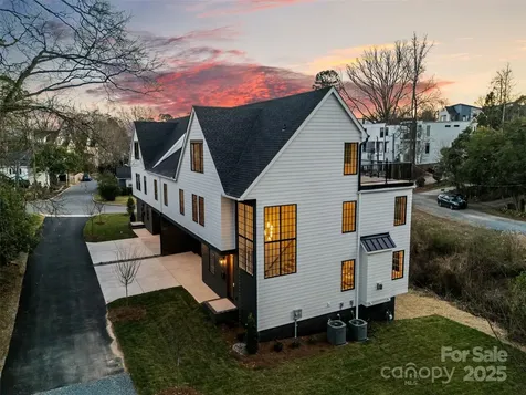 1607 Tippah Park Court Charlotte NC 28205