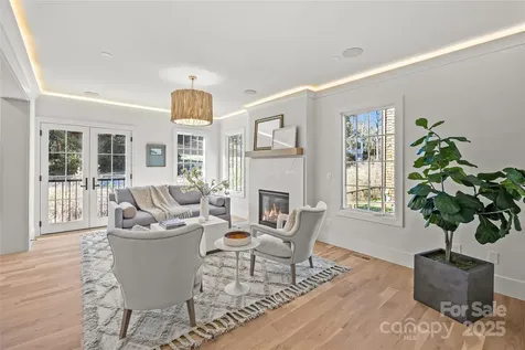 1607 Tippah Park Court Charlotte NC 28205
