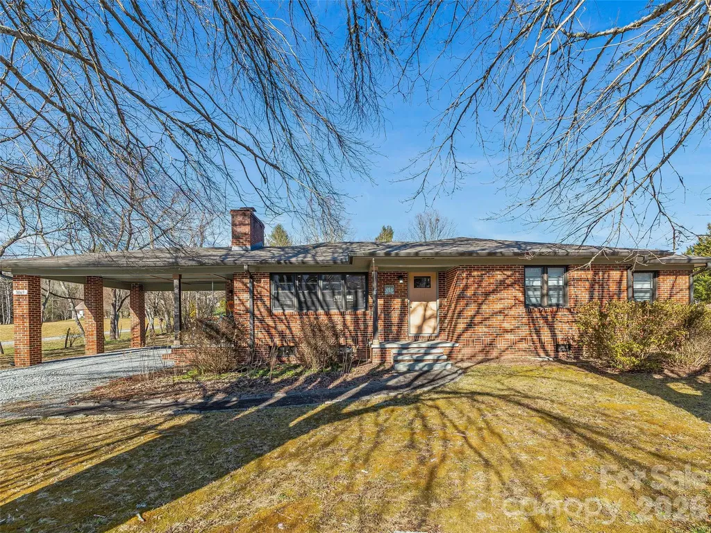 3869 Crab Creek Road Penrose NC 28739