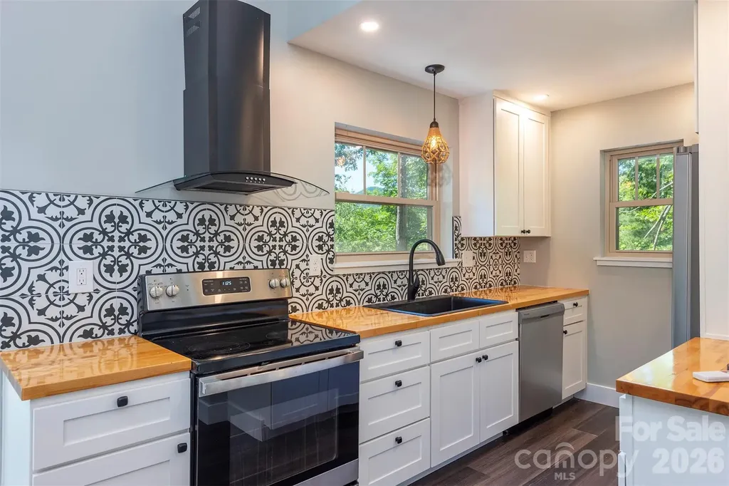 115 Bartram Way Black Mountain NC 28711