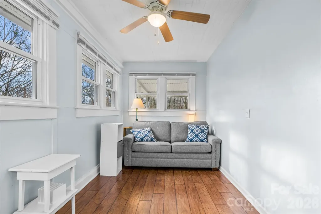 23 Maxwell Road Asheville NC 28805