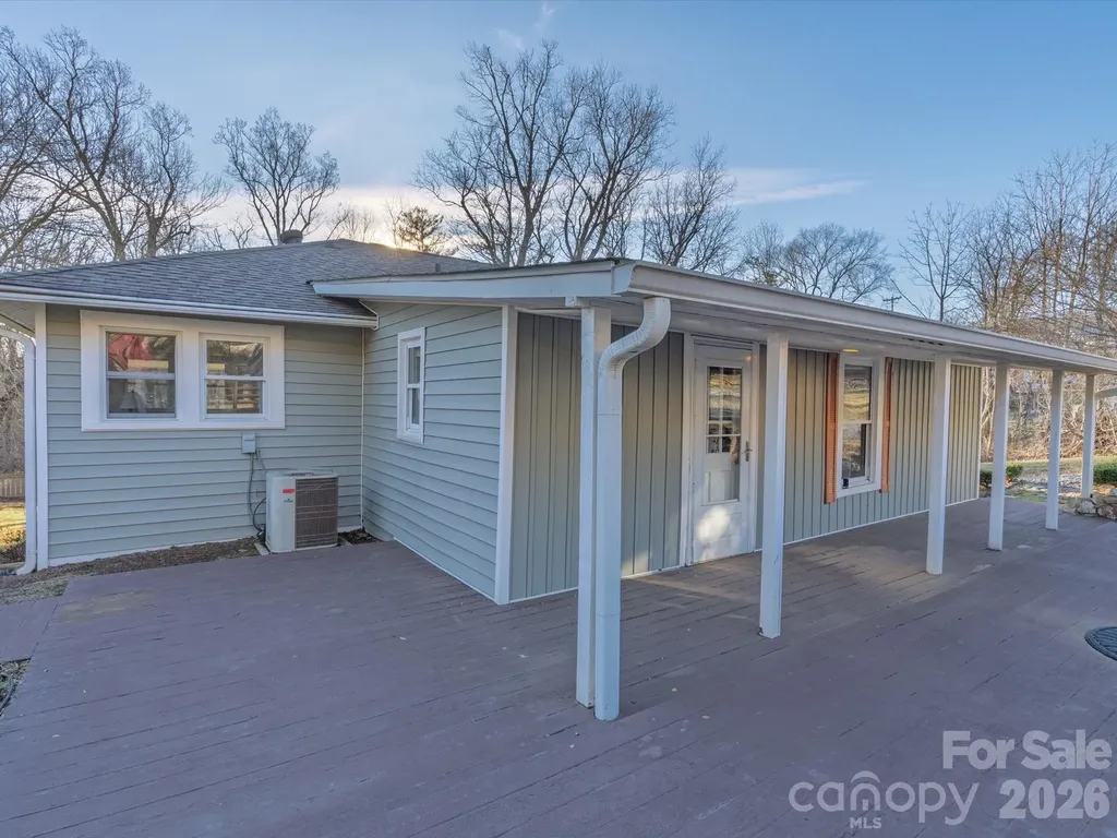 23 Maxwell Road Asheville NC 28805