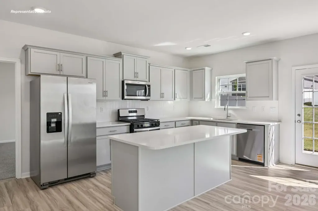 552 Dazzle Loop Newton NC 28658