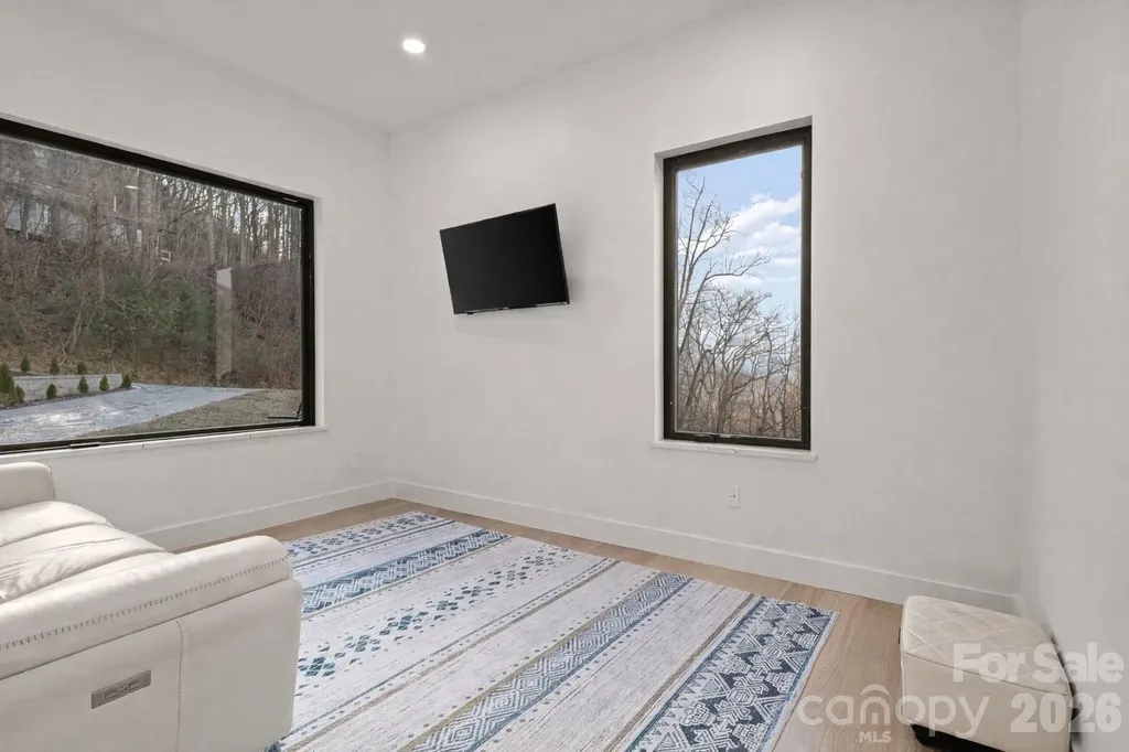 22 Chesten Mountain Drive Asheville NC 28803