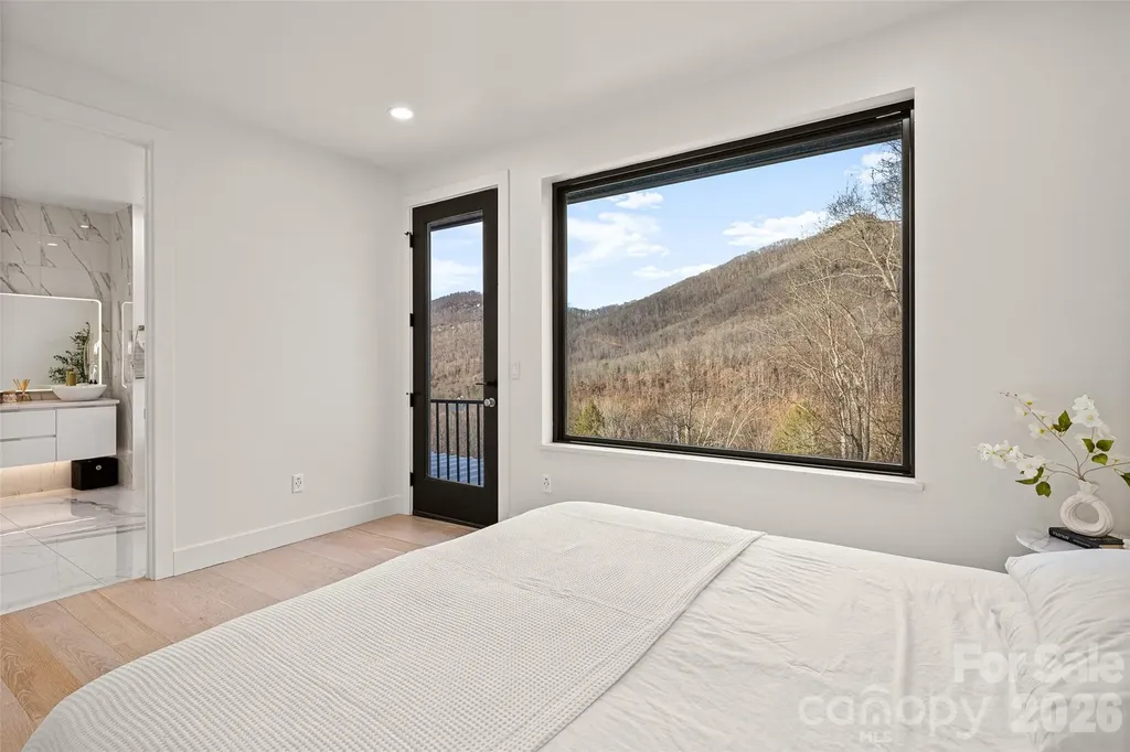 22 Chesten Mountain Drive Asheville NC 28803