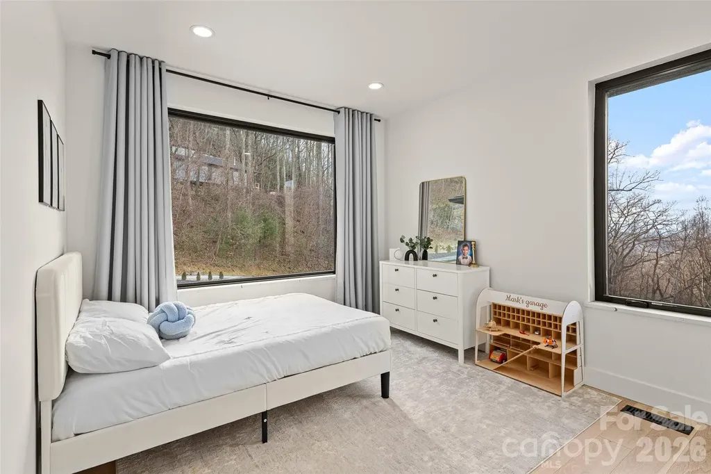 22 Chesten Mountain Drive Asheville NC 28803