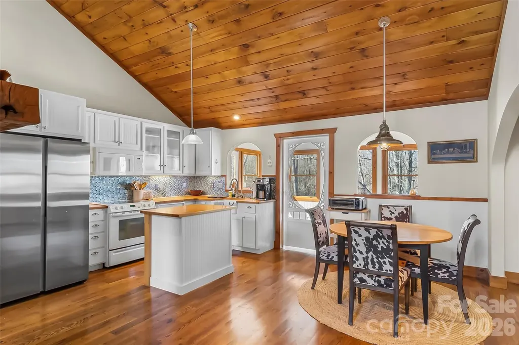 525 Mossy Oak Trail Nebo NC 28761