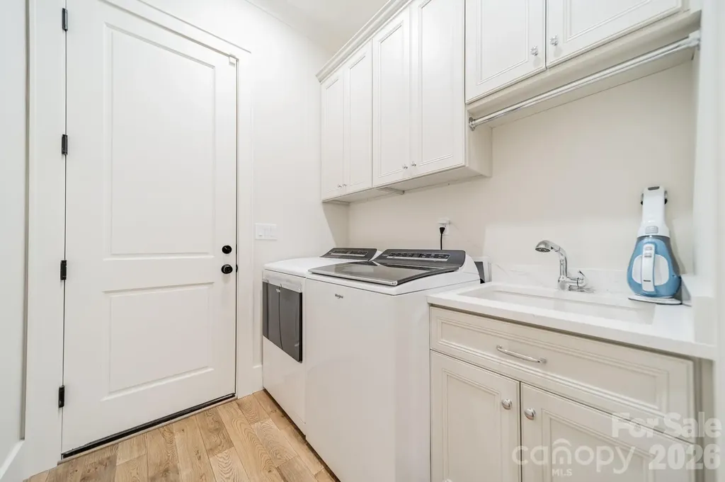 3319 Gresham Place Charlotte NC 28211