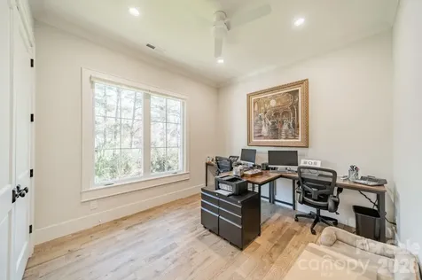 3319 Gresham Place Charlotte NC 28211
