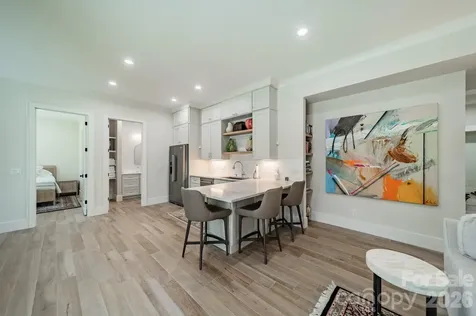 3319 Gresham Place Charlotte NC 28211