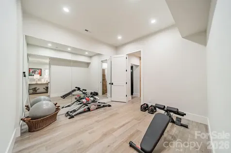 3319 Gresham Place Charlotte NC 28211