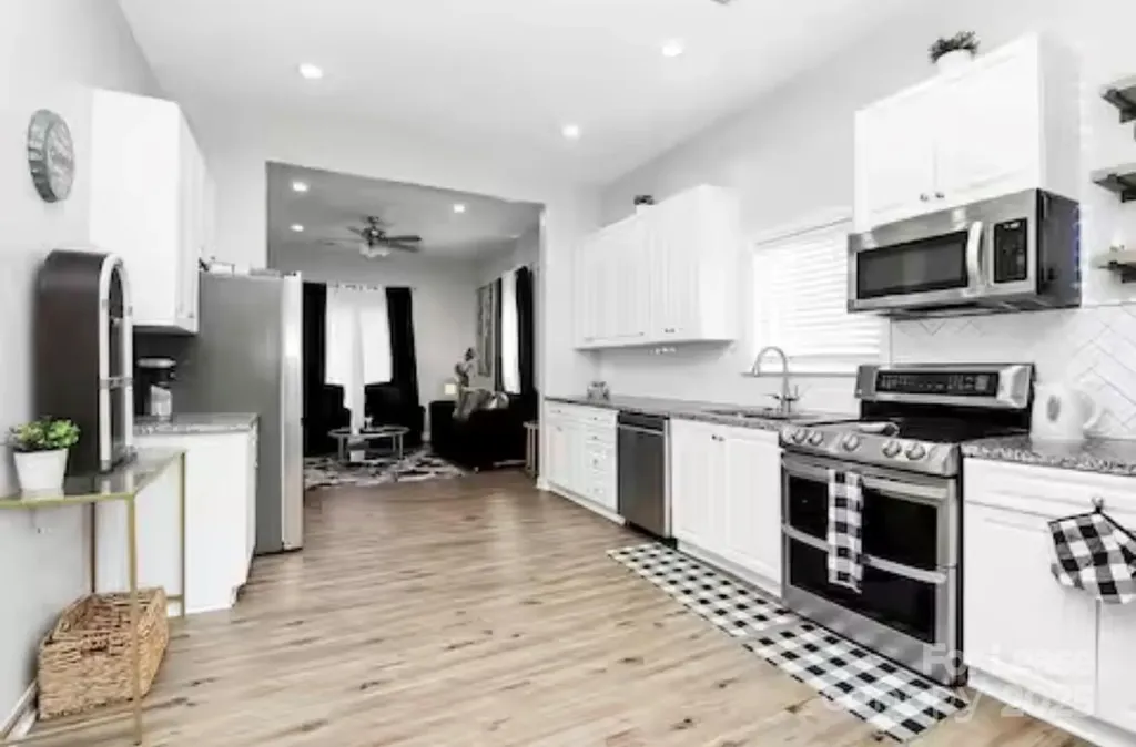 1806 Vinton Street Charlotte NC 28216