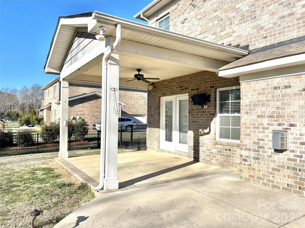 2736 Stonewood View Kannapolis NC 28081