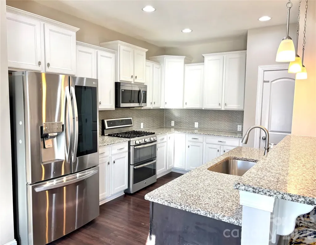2736 Stonewood View Kannapolis NC 28081
